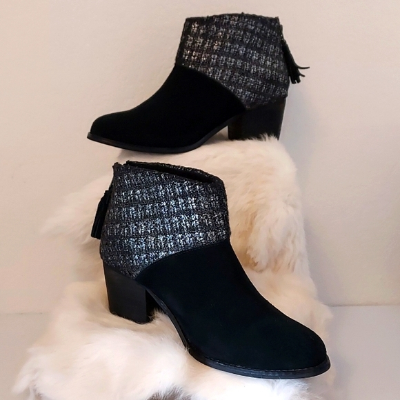 Womens Tom's Black Suede Booties - Picture 2 of 9